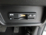 ETC付。高速道路の料金所はキャッシュレスで通過です。サービスエリア等にあるスマートインターの出入口も利用可能でとっても便利。ご納車後すぐにお使い頂けるようセットアップしてのお渡しとなります。