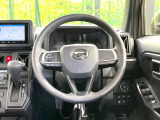 インテリアに合わせたデザインのステアリングは、運転される方のことも考え、運転しやすい形状、大きさです。是非一度、実際に触ってお確かめください。