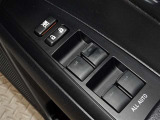 電動格納式ドアミラー・パワーウインドウを装備しています。
