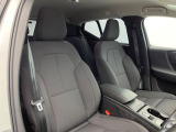 VOLVOのシートは人間工学に基づいた設計となっており長時間の運転でも疲れにくいと定評があります。