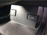 【USB】USBによる充電も可能となっております。