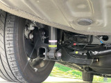 お車を安心してお乗りいただく為には、足回りの定期点検が欠かせません。サービスサポート(有償保証)では無料点検もご提供しており、安心のカーライフをお過ごしいただけるサポート体制が整っています。