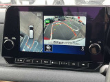 【アラウンドビューモニター】はまるで上から見ているような視点で周囲を確認できます!駐車が苦手な方でも安心して駐車できますね♪