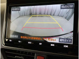 バックガイドモニターで、後方を確認しながら安心して駐車することができます。運転初心者も熟練者も必須の機能ですよ!