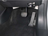オルガン式アクセルペダルで長距離も疲労を感じずにアクセル操作ができます♪