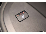 シートヒーターは後部座席にも装備されております!