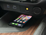 スマホの充電等に便利なUSBのソケットが付いています。