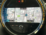 ●純正ナビ:一体感のあるナビは、高級感ある車内を演出してくれます。Bluetooth再生などオーディオ機能も充実しておりますので、運転もより楽しめます♪