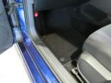 フォルクスワ-ゲンプレミアムケア付帯の任意保険や整備入庫時に有利なフォルクスワーゲンカードなど、カーライフをまとめてサポートいたします♪