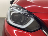 ★ LEDヘッドライト ★シャープで精悍なフロントフェイスを演出するLEDヘッドライト。機能性とデザイン性を兼ね備えた魅力的な装備です♪