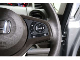 Hondaセンシングの機能のひとつ、アダプティブクルーズコントロール付!アクセルから足を離しても設定したスピードと前車との車間を保ち走行してくれます!車線維持もアシスト☆高速道路で疲労軽減ですね☆