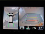 パノラミックビューモニター付きです。車両を上から見たような映像をモニター画面に表示。運転席からの目視では見にくい、車両周辺の状況をリアルタイムでしっかり確認できます。
