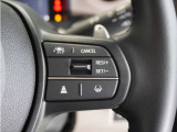◆アダプティブクルーズコントロール◆予め設定した車速内でクルマが自動的に加減速。前走車との適切な車間距離を維持しながら追従走行します。【LKAS】車線維持支援システムでステアリング操作を支援。