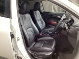 ドライビングポジションは車を意のままに操り、運転を楽しむための土台となります!「適正操作ユニットの配置」と「正しい姿勢が取れるシート」は人馬一体の基本であり、安心・快適な走りの支えとなります!