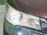 【HIDヘッドライト】悪天候や夜間走行時も良好な視界を確保し安心して運転できる高輝度HIDヘッドライトを装備!