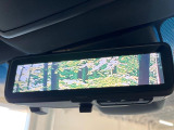 【デジタルインナーミラー】後席の大きな荷物や同乗者で後方が確認しづらい時でも安心!カメラが撮影した車両後方の映像をルームミラー内に表示。クリアな視界で状況の確認が可能です!