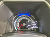 視認性に優れたメーター類で、運転に必要な情報を的確に把握できます。運転状況が一目でわかり、安全運転をサポートします。