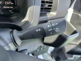 オートライト装備。周囲の明るさに合わせて自動でライトを点灯・消灯し運転時の操作負担を軽減します!