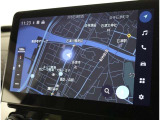 純正ナビを装備。タッチパネル式で使いやすく、お出かけもラクラクです。