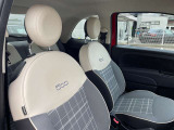 長距離運転でも疲れにくい、ホールド感のあるシート。