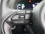ステアリングスイッチ付き。前方から目を離すことなく操作することが可能です。
