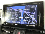 純正ナビを装備。タッチパネル式で使いやすく、お出かけもラクラクです。