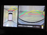 パノラミックビューモニター付きです。車両を上から見たような映像をディスプレイオーディオ画面に表示。運転席からの目視だけでは見にくい、車両周辺の状況をリアルタイムでしっかり確認できます。
