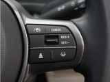 ◆アダプティブクルーズコントロール◆予め設定した車速内でクルマが自動的に加減速。前走車との適切な車間距離を維持しながら追従走行します。【LKAS】車線維持支援システムでステアリング操作を支援。