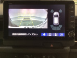 バックでの車庫入れも安心です! リアカメラが付いているバックモニター付のナビを装備しております。バンパーについているソナーや、操作線もついており距離感も画面から確認できます。