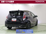 メッキ加工が光る専用のリアバンパーがバックスタイルにアグレッシブさとスポーティさをプラスしています。