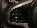 【ステアリングリモコン】ステアリングにオーディオ調節可能なスイッチが装備されていますので運転中でも視線をそらさずにオーディオの調節が可能です!