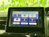 CD/DVD、ラジオ、iPod、SDカードなど、多様なメディアに対応。お好みの音楽を車内で満喫できます。操作も直感的に行えます。