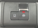 スイッチ一つで操作可能な【電動パーキングブレーキ】★停車を保持する【ブレーキホールド】。