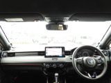 ★視界★運転時の視界周辺の見やすい位置に、メーターやディスプレーをレイアウト。スイッチ類は着座姿勢を崩さず自然に手が届く位置に配置され、ストレスフリーで美しい運転動作を可能にします!