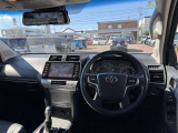 見通しのよいすっきりとした視界で、誰でも運転しやすいです。運転のしやすさは疲れにくさにも繋がりますよ♪