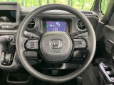 インテリアに合わせたデザインのステアリングは、運転される方のことも考え、運転しやすい形状、大きさです。是非一度、実際に触ってお確かめください。
