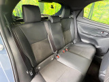 コンパクトカーですが、セカンドシートは十分な広さがあり快適にお乗りいただけます♪シートを倒して大きな荷物を積んだりと、用途の幅が広い1台です。