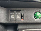 ☆電動で開閉出来るスライドドアは重い荷物を持った時に活躍!挟み込み防止機能で安全面も確保されてます☆