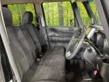 運転席シート廻りは使用感も少なく、良好な状態となっています。丁寧に使われていたことがよくわかりますね。