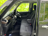 運転席からの視界は良好で、運転操作もスムーズ。安全で快適なドライブを楽しめます。