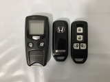 スマートキー付きですからドアロックの開閉およびエンジンスタートが楽々です。電動スライドドアの開け閉めもボタンで操作できます。加えて、純正リモコンエンジンスターター用の操作キーもついています。