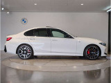 BMWでは重量配分にもこだわりがあり、FRモデルでは50:50とFFモデルでも60:40と前後の重量バランスにこだわり、軽快なハンドリングを実現しております。