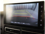 バックガイドモニターで、後方を確認しながら安心して駐車することができます。運転初心者も熟練者も必須の機能ですよ!