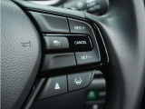 ◆アダプティブクルーズコントロール◆予め設定した車速内でクルマが自動的に加減速。前走車との適切な車間距離を維持しながら追従走行します。【LKAS】車線維持支援システムでステアリング操作を支援。