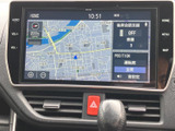 見やすい地図表示で、目的地まで安心ドライブ。渋滞情報もリアルタイムで確認でき、スムーズな移動をサポートします。