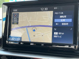 鮮明な地図表示で、初めての道でも安心。交通情報も確認できるので、スムーズな移動をサポートします。運転に集中できる環境です。