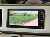 停車中にテレビや映像を楽しめます。長距離移動も退屈知らずで、快適な時間を過ごせます。