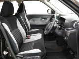 見通しのよいすっきりとした視界で、誰でも運転しやすいです。運転のしやすさは疲れにくさにも繋がりますよ♪