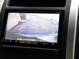 バックビューモニター搭載で運転席からクルマの後方の状況を確認できます。