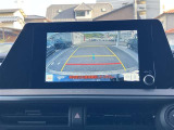 バックガイドモニターで、後方を確認しながら安心して駐車することができます。運転初心者も熟練者も必須の機能ですよ!